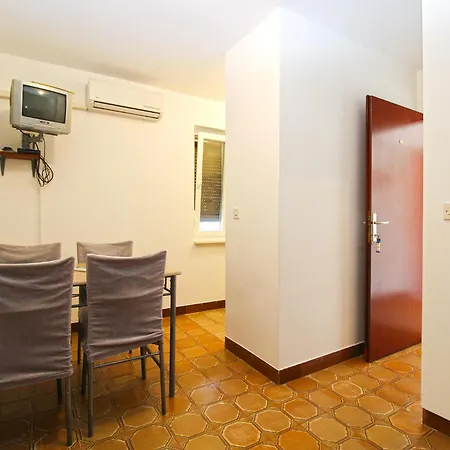 Miro 1184 * Pjescana Uvala